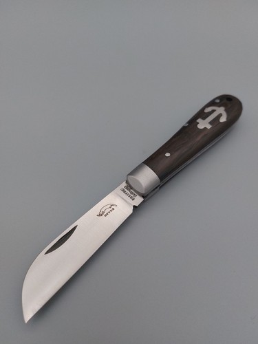 Coltello ancora lontra piccolo